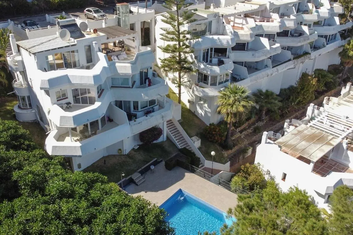 贝纳尔马德纳Relaxing Family Retreat With Stunning Golf Views别墅 贝纳尔马德纳