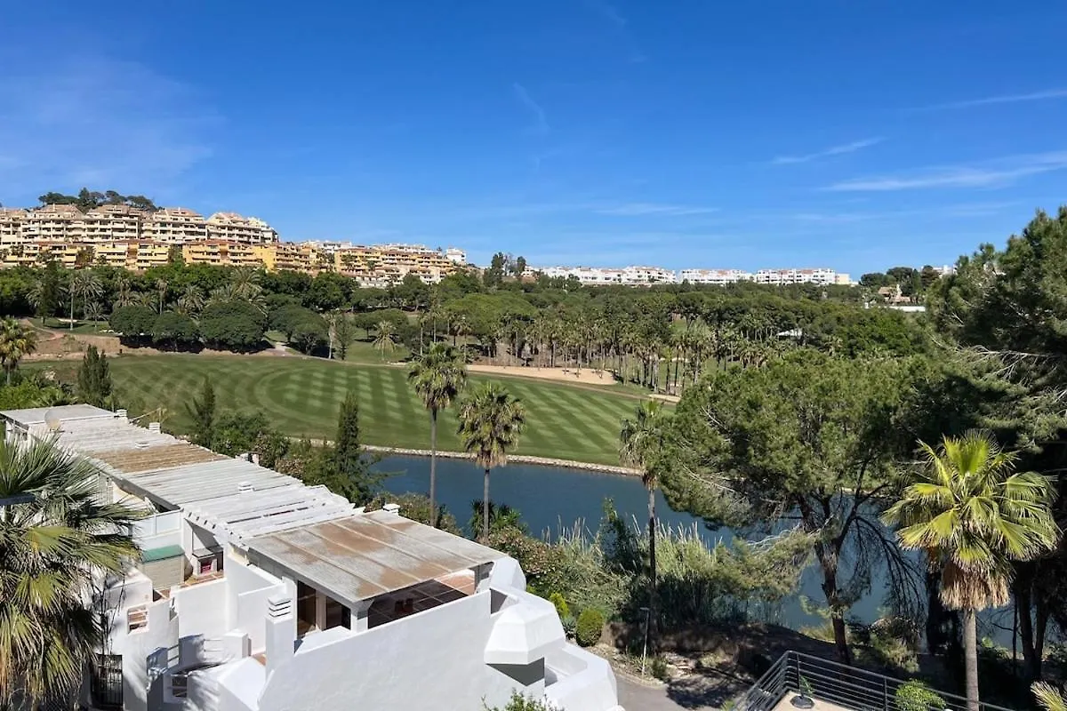贝纳尔马德纳Relaxing Family Retreat With Stunning Golf Views别墅 0*, 贝纳尔马德纳